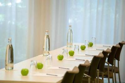 نوتل دوسلدورف سیتی وست سیسترن