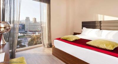 اولیویا پلازا