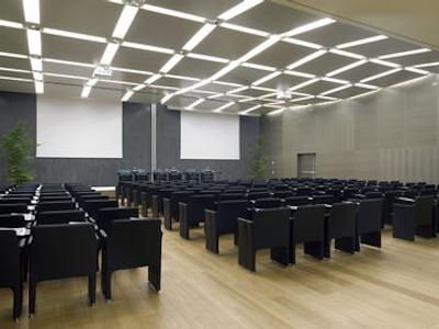 استارهتل رزا گرند