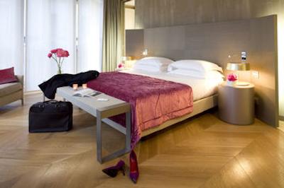 استارهتل رزا گرند