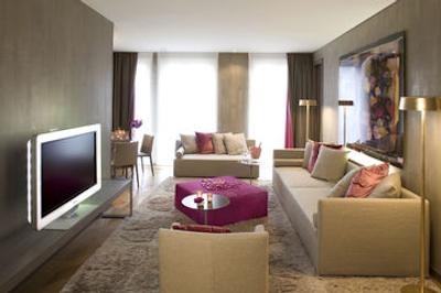 استارهتل رزا گرند