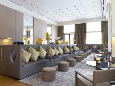 استارهتل رزا گرند