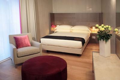 استارهتل رزا گرند