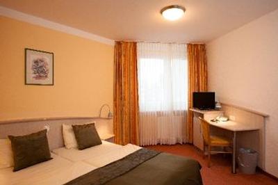 پانوراما‌ این هتل اند بردینگ هاوس