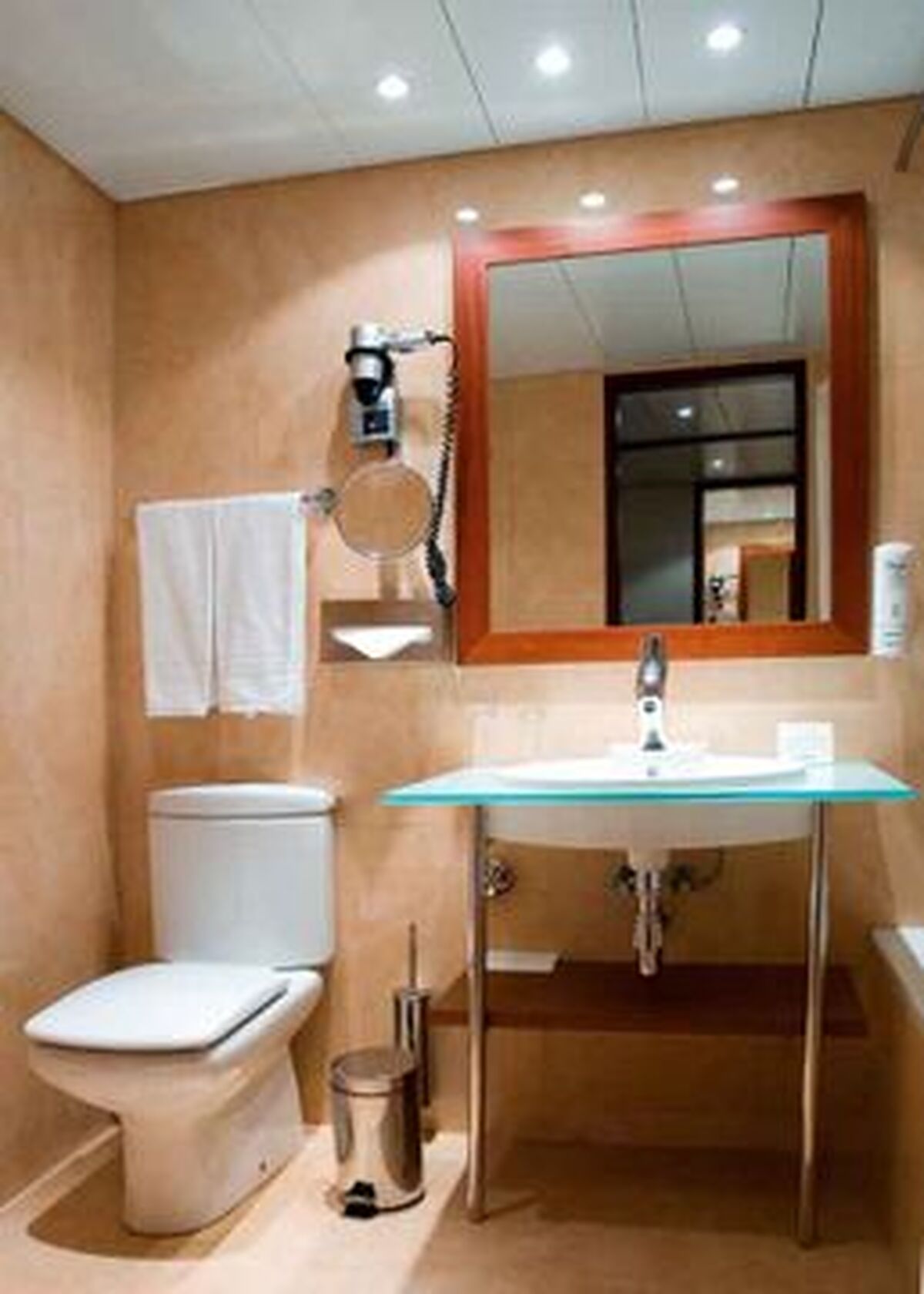 هالیدی این لیسبون کنتیننتال