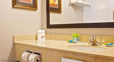 رادیسون تورنتو ایست