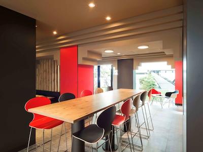 آیبیس میلانو سنترو