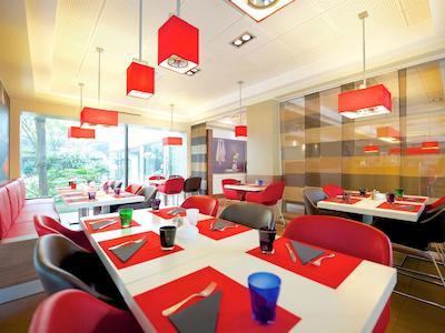 آیبیس میلانو سنترو