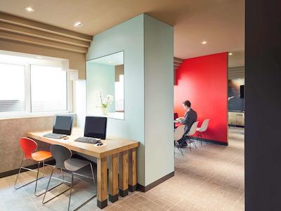 آیبیس میلانو سنترو