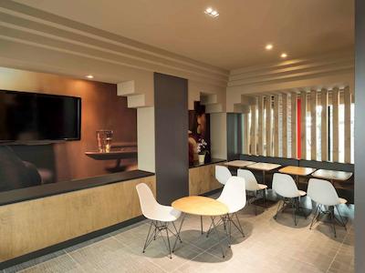 آیبیس میلانو سنترو