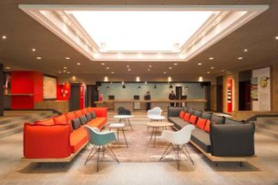 آیبیس میلانو سنترو