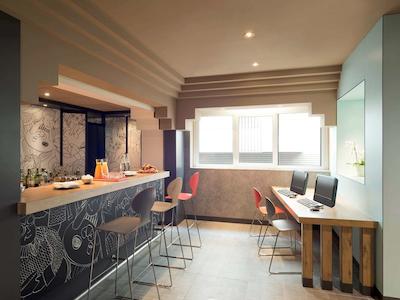 آیبیس میلانو سنترو