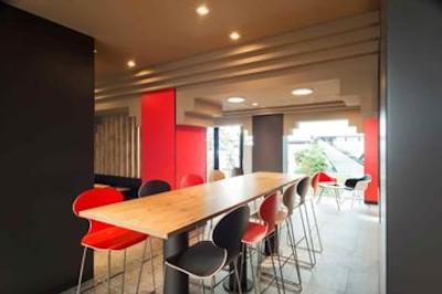 آیبیس میلانو سنترو