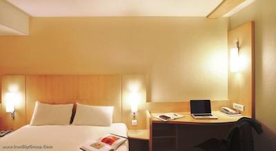 آیبیس میلانو سنترو