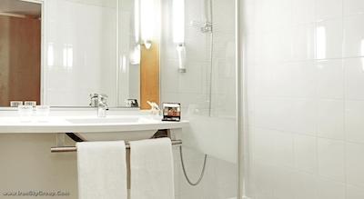 آیبیس میلانو سنترو