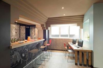 آیبیس میلانو سنترو