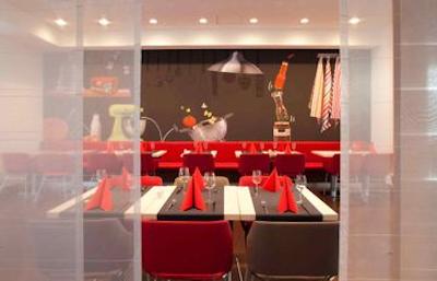 آیبیس میلانو سنترو