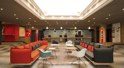 آیبیس میلانو سنترو