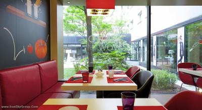 آیبیس میلانو سنترو