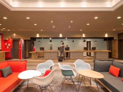 آیبیس میلانو سنترو