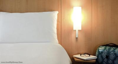 آیبیس میلانو سنترو