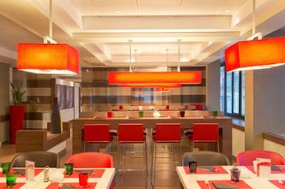 آیبیس میلانو سنترو