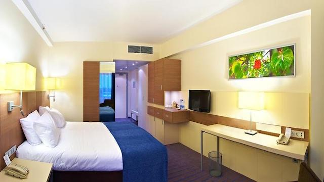 هالیدی این سن پترزبورگ مسکوسکی وروتا