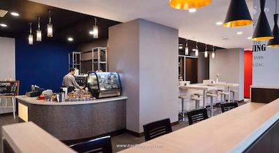 هالیدی این سن پترزبورگ مسکوسکی وروتا