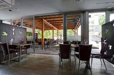 بی اند بی هتل جوبجانا پارک