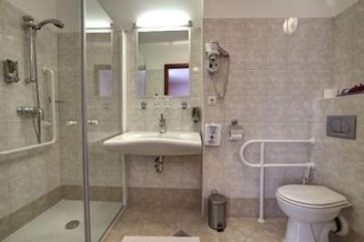 بی اند بی هتل جوبجانا پارک