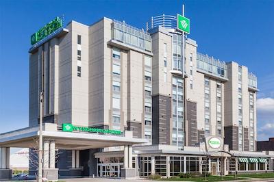 ویندهم گاردن نیاگارا فالز فالسویو هتل