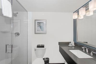 ویندهم گاردن نیاگارا فالز فالسویو هتل