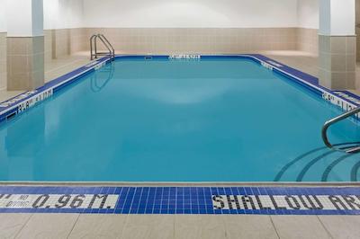 ویندهم گاردن نیاگارا فالز فالسویو هتل