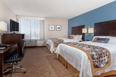 ویندهم گاردن نیاگارا فالز فالسویو هتل