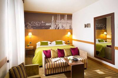 استارهتلس توریست