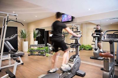 استارهتلس توریست