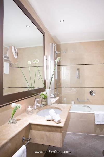 استارهتلس توریست