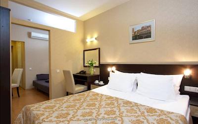 نوسکی هتل بریز