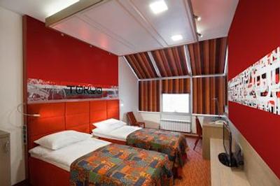 ردا استارز هتل