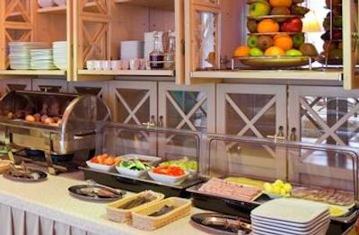 ردا استارز هتل