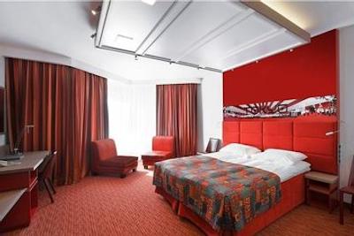 ردا استارز هتل