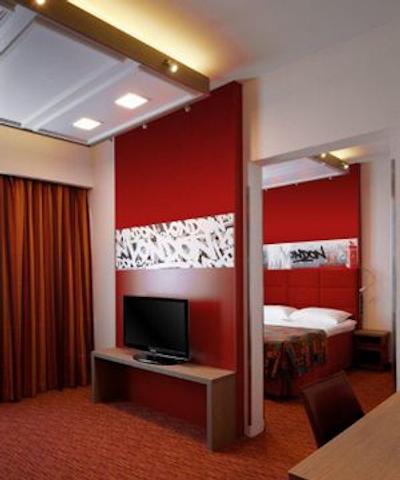 ردا استارز هتل