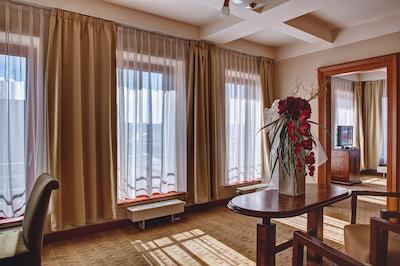 گرند مجستیک پلازا