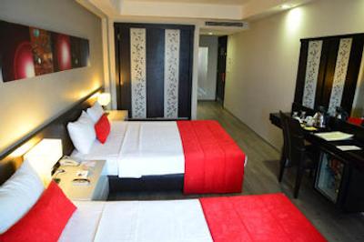 اس سی این بوتیک هتل