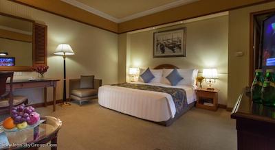 د ونیز ریتور هتل شنژن