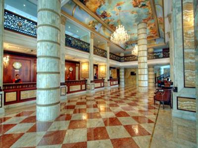 د رویال پلازا