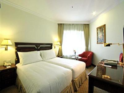 د رویال پلازا