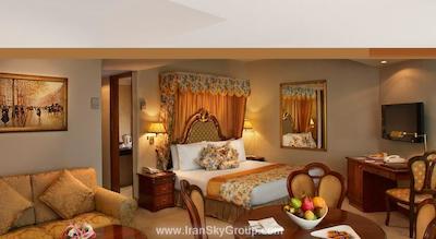 د رویال پلازا