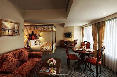 د رویال پلازا