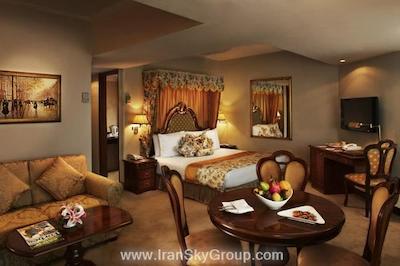 د رویال پلازا